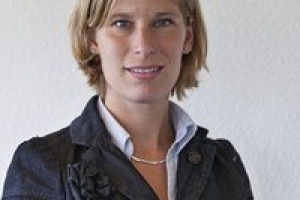 Marije Eleveld keert zich met 90 PvdA wethouders tegen opvatting minister Blok
